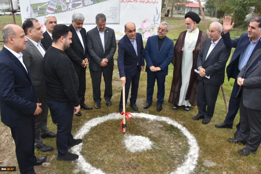 با حضور رئیس دانشگاه ملی مهارت و مسئولین استانی برگزار شد؛

آیین کلنگ‌زنی ساختمان‌های آموزشی و کارگاهی آموزشکده شهید چمران رشت
 5