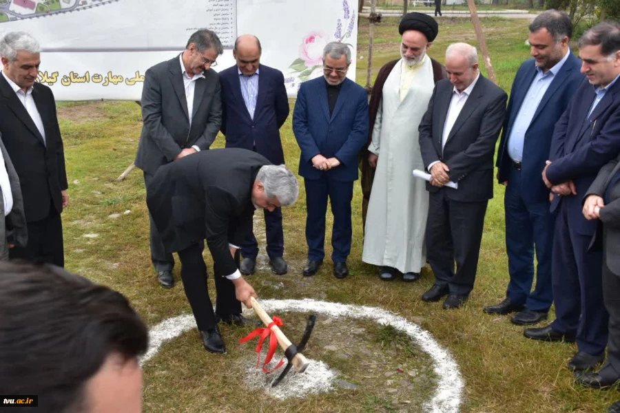 با حضور رئیس دانشگاه ملی مهارت و مسئولین استانی برگزار شد؛

آیین کلنگ‌زنی ساختمان‌های آموزشی و کارگاهی آموزشکده شهید چمران رشت
 6