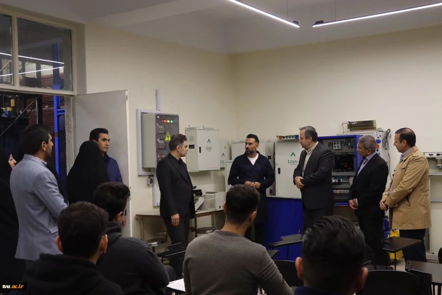 بازدید میدانی و نشست تخصصی کارگروه کمیته اصلاح ساختار سازمانی و تحول اداری دانشگاه ملی مهارت 3