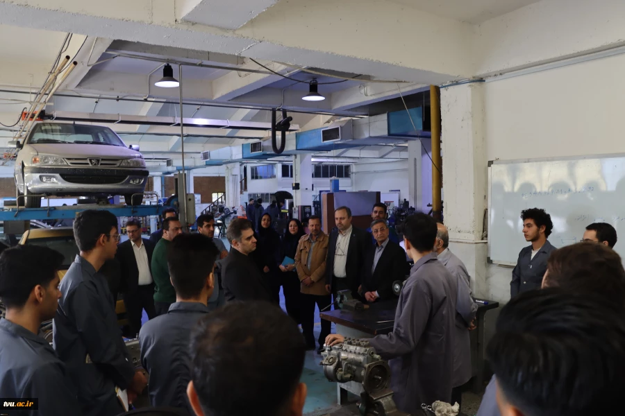 بازدید میدانی و نشست تخصصی کارگروه کمیته اصلاح ساختار سازمانی و تحول اداری دانشگاه ملی مهارت 5