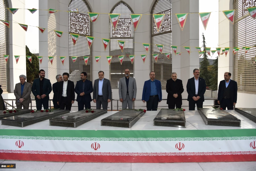 با حضور مقامات کشوری، لشکری، خانواده‌های معظم شهدا و دانشجویان برگزار شد؛

آیین گرامی‌داشت سالگرد شهادت سرلشکر شهید حسن طهرانی مقدم و یادواره ۳۱۱ دانشجوی شهید دانشگاه ملی مهارت 2