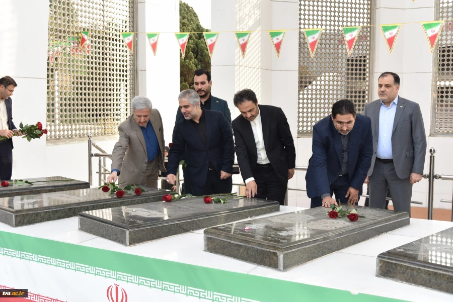 با حضور مقامات کشوری، لشکری، خانواده‌های معظم شهدا و دانشجویان برگزار شد؛

آیین گرامی‌داشت سالگرد شهادت سرلشکر شهید حسن طهرانی مقدم و یادواره ۳۱۱ دانشجوی شهید دانشگاه ملی مهارت 3