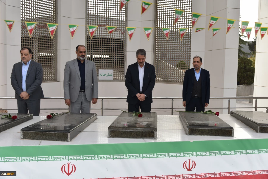 با حضور مقامات کشوری، لشکری، خانواده‌های معظم شهدا و دانشجویان برگزار شد؛

آیین گرامی‌داشت سالگرد شهادت سرلشکر شهید حسن طهرانی مقدم و یادواره ۳۱۱ دانشجوی شهید دانشگاه ملی مهارت 5