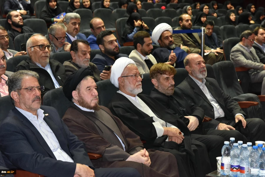 با حضور مقامات کشوری، لشکری، خانواده‌های معظم شهدا و دانشجویان برگزار شد؛

آیین گرامی‌داشت سالگرد شهادت سرلشکر شهید حسن طهرانی مقدم و یادواره ۳۱۱ دانشجوی شهید دانشگاه ملی مهارت 11