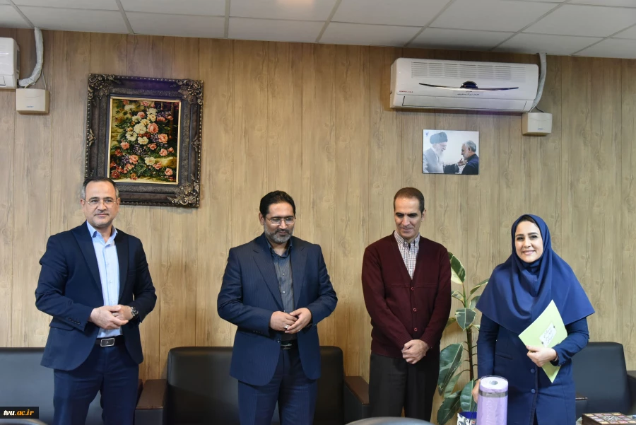 تجلیل از کارکنان مقام‌آور سازمان مرکزی در جشنواره «کارمند سلامت» 15