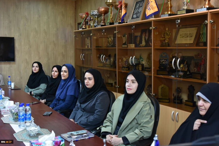 تجلیل از کارکنان مقام‌آور سازمان مرکزی در جشنواره «کارمند سلامت» 18