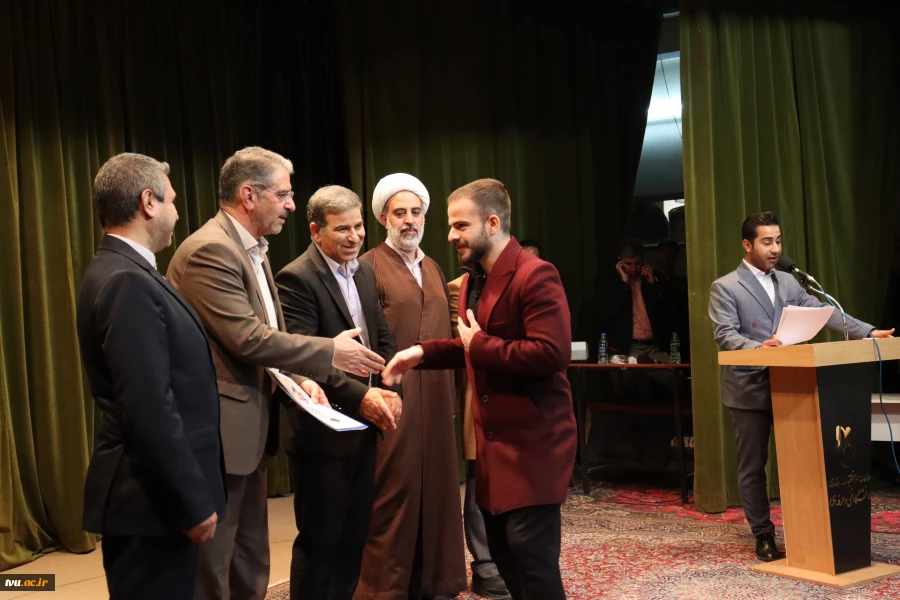 با حضور رئیس دانشگاه ملی مهارت و استاندار اصفهان برگزار شد؛

آیین تجلیل از برگزیدگان مسابقات بین المللی مهارت‌های آینده در فناوری‌های پیشرفته بریکس 2025 و مسابقات ملی مهارت ایران 5