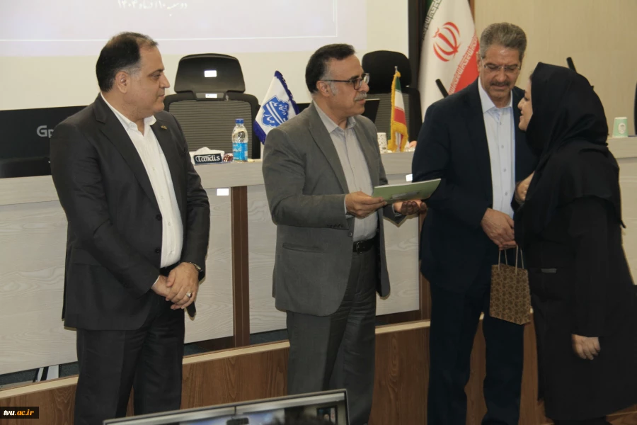 دکتر خضری در نشست تخصصی مدیران روابط عمومی دانشگاه ملی مهارت: 

روابط عمومی‌ها چشم بینای سازمان، گوش شنوای سازمان و زبان گویای سازمان هستند 24