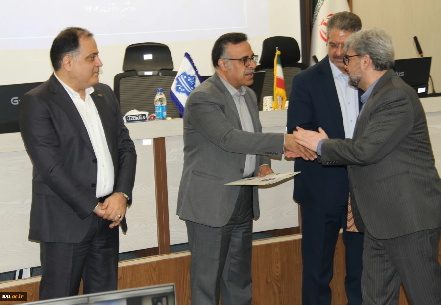 دکتر خضری در نشست تخصصی مدیران روابط عمومی دانشگاه ملی مهارت: 

روابط عمومی‌ها چشم بینای سازمان، گوش شنوای سازمان و زبان گویای سازمان هستند 25