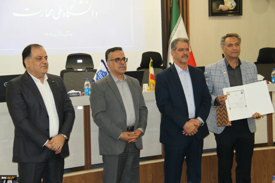 دکتر خضری در نشست تخصصی مدیران روابط عمومی دانشگاه ملی مهارت: 

روابط عمومی‌ها چشم بینای سازمان، گوش شنوای سازمان و زبان گویای سازمان هستند 26