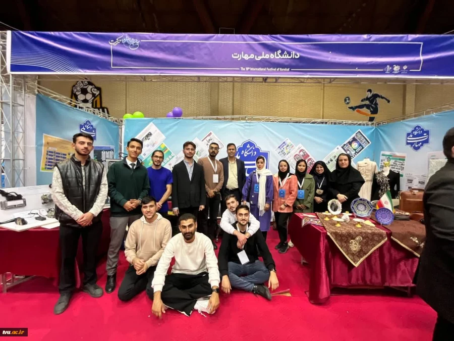 بازدید وزیر علوم، تحقیقات و فناوری  و مسئولان وزارت از غرفه دانشگاه ملی مهارت در هجدهمین جشنواره ملی و بین‌المللی «حرکت» 8