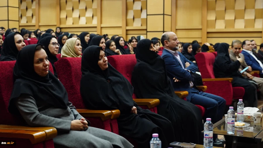 دکتر زمانی در جشن روز دانشجو دانشگاه ملی مهارت واحد استانی یزد:

روز دانشجو نماد بیداری، مسئولیت‌پذیری و مطالبه‌گری قانونمند دانشجویان است 2