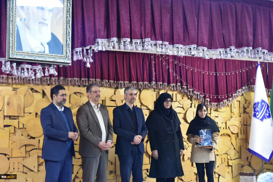 با حضور رئیس دانشگاه ملی مهارت و معاون پژوهش و فناوری، نوآوری و اقتصاد دانش بنیان شورای عالی انقلاب فرهنگی:

مراسم گرامیداشت روز دانشجو و هفته پژوهش برگزار شد. 2