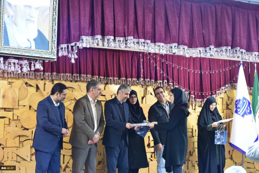 با حضور رئیس دانشگاه ملی مهارت و معاون پژوهش و فناوری، نوآوری و اقتصاد دانش بنیان شورای عالی انقلاب فرهنگی:

مراسم گرامیداشت روز دانشجو و هفته پژوهش برگزار شد. 4