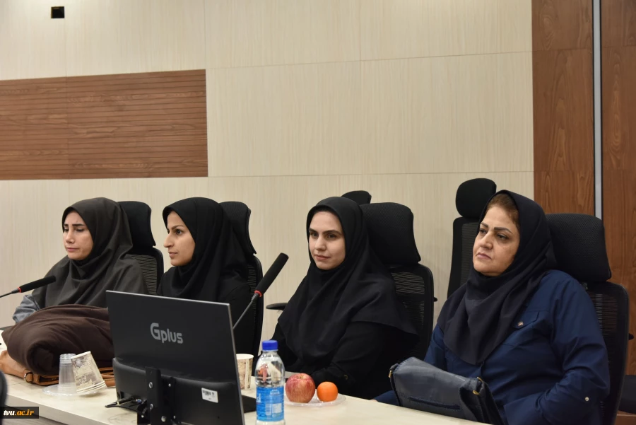 با حضور رئیس دانشگاه و جمعی از اساتید و نخبگان دانشگاهی

نشست هم‌اندیشی نقش دانشگاه در تحقق ایران قوی برگزار شد 8