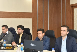 با حضور رئیس دانشگاه و جمعی از اساتید و نخبگان دانشگاهی

نشست هم‌اندیشی نقش دانشگاه در تحقق ایران قوی برگزار شد 10