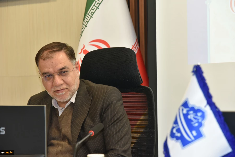 با حضور رئیس دانشگاه و جمعی از اساتید و نخبگان دانشگاهی

نشست هم‌اندیشی نقش دانشگاه در تحقق ایران قوی برگزار شد 19