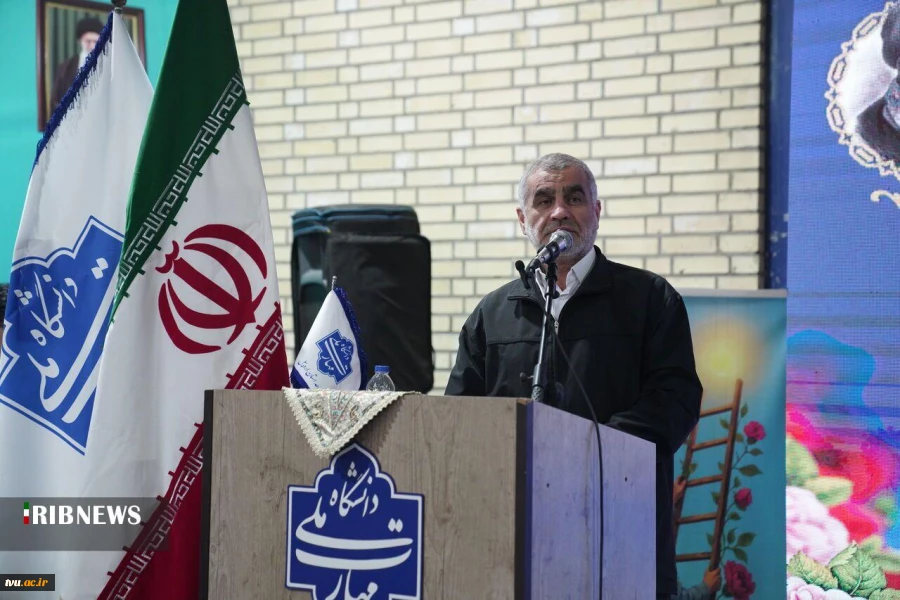 دکتر نیکزاد، نایب رئیس مجلس شورای اسلامی در مراسم گرامی‌داشت روز دانشجو :

دانشجو و دانشگاه باید پرسشگر، هوشمند و سازنده جامعه باشند 2