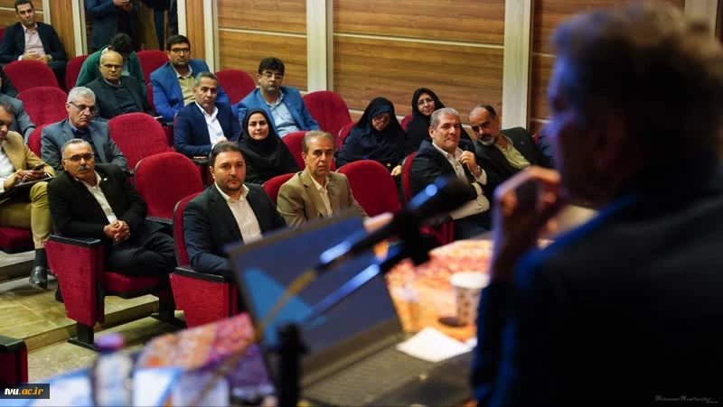 با حضور دکتر غلامرضا زمانی
نشست سراسری معاونین اداری مالی و مدیریت منابع و عاملین مالی واحدهای استانی دانشگاه ملی مهارت در یزد برگزار شد. 4