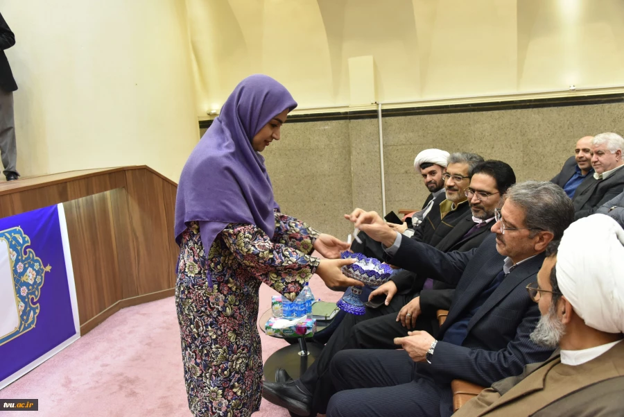 با حضور رئیس و هیئت ریسه دانشگاه ملی مهارت:

جشن میلاد حضرت فاطمه(س) و گرامیداشت مقام والای زن و روز مادر برگزار شد. 2