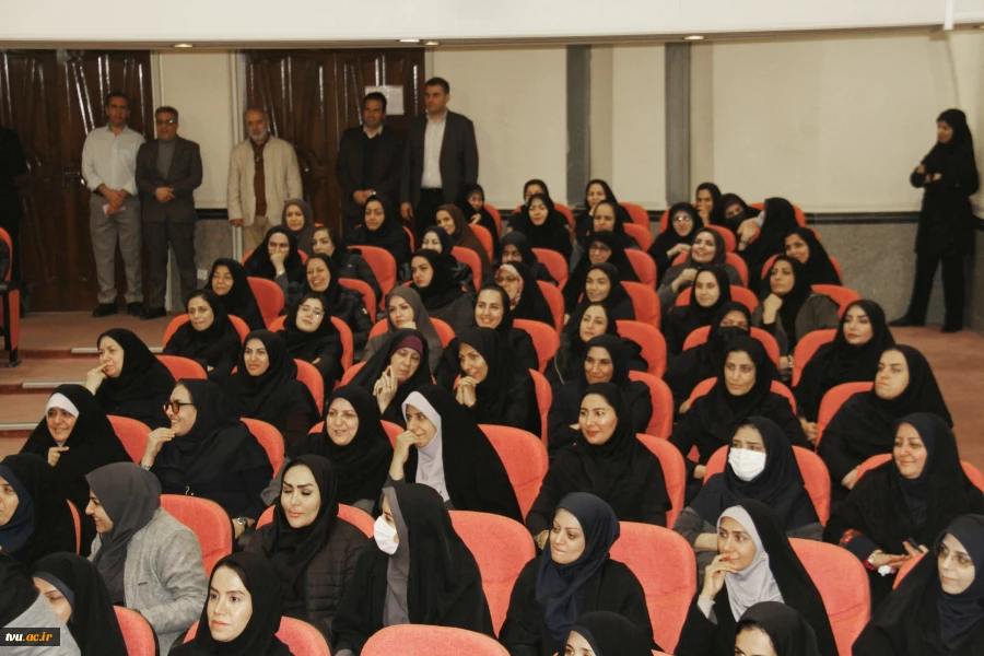 با حضور رئیس و هیئت ریسه دانشگاه ملی مهارت:

جشن میلاد حضرت فاطمه(س) و گرامیداشت مقام والای زن و روز مادر برگزار شد. 6