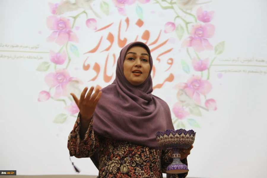 با حضور رئیس و هیئت ریسه دانشگاه ملی مهارت:

جشن میلاد حضرت فاطمه(س) و گرامیداشت مقام والای زن و روز مادر برگزار شد. 12