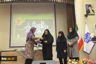 با حضور رئیس و هیئت ریسه دانشگاه ملی مهارت:

جشن میلاد حضرت فاطمه(س) و گرامیداشت مقام والای زن و روز مادر برگزار شد. 13