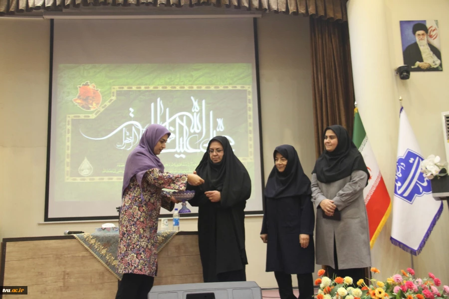 با حضور رئیس و هیئت ریسه دانشگاه ملی مهارت:

جشن میلاد حضرت فاطمه(س) و گرامیداشت مقام والای زن و روز مادر برگزار شد. 13