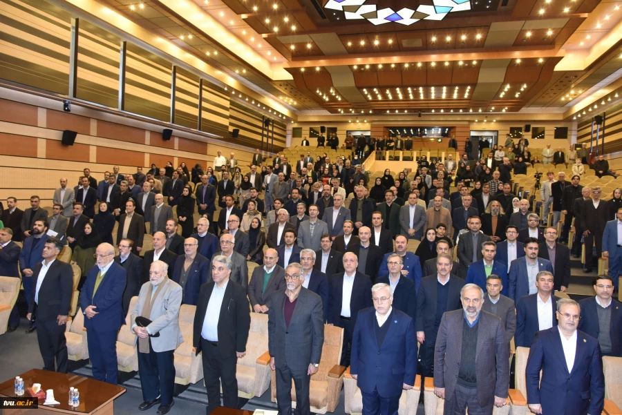 تجلیل از دکتر عباسعلی زمانی، پژوهشگر مهارتی برگزیده کشور از دانشگاه ملی مهارت با حضور وزیر علوم، تحقیقات و فناوری  2