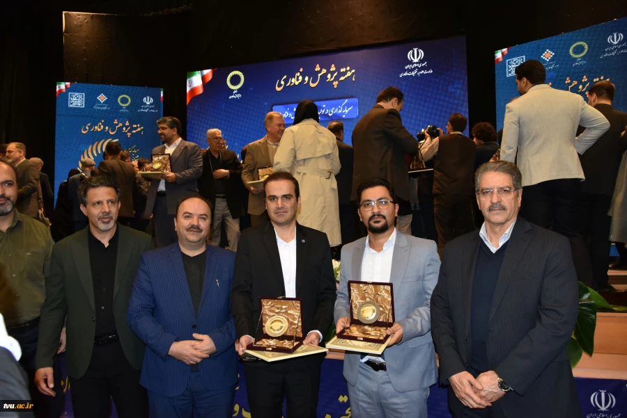 تجلیل از دکتر عباسعلی زمانی، پژوهشگر مهارتی برگزیده کشور از دانشگاه ملی مهارت با حضور وزیر علوم، تحقیقات و فناوری  8