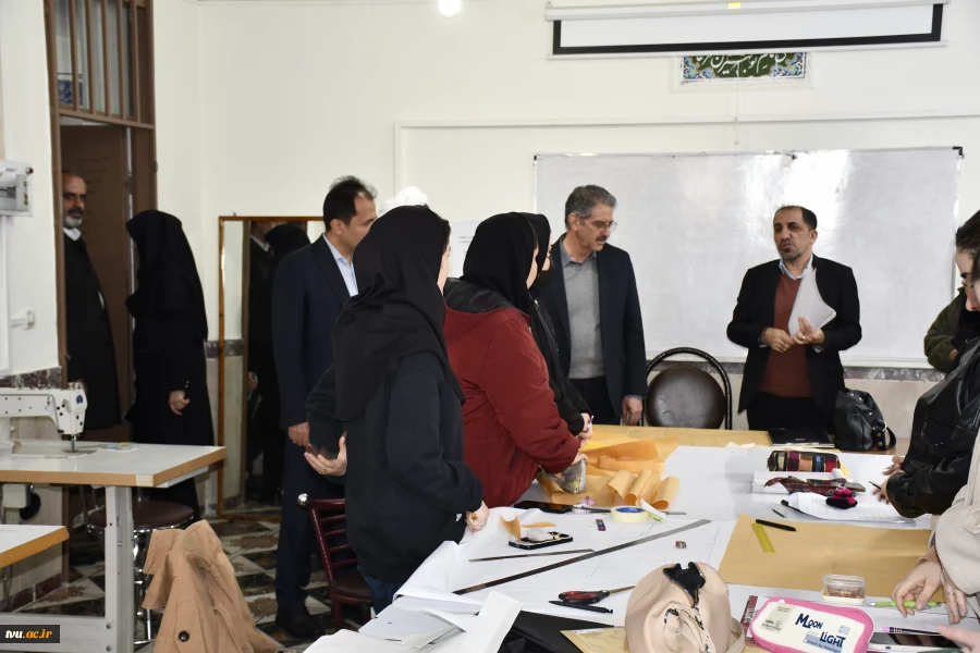 بازدید رئیس دانشگاه ملی مهارت از آموزشکده دختران سنندج 8