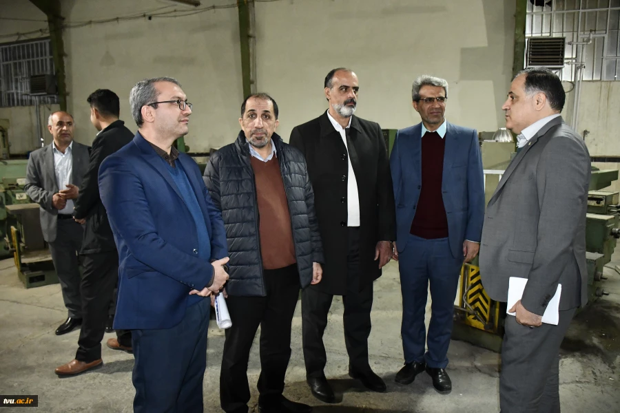 در بازدید رئیس دانشگاه ملی مهارت از مرکز رشد واحدهای فناور کردستان مطرح شد:

تجاری‌سازی ایده‌های مهارت‌محور، پیشران اشتغال‌زایی پایدار است. 7