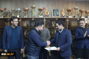 با حضور دکتر جعفری کرمانی‌پور؛
نشست صمیمانه حوزه معاونت فرهنگی و دانشجویی به مناسبت ولادت حضرت علی(ع) و روز مرد برگزار شد 9