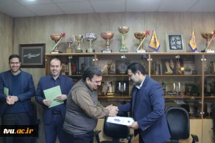 با حضور دکتر جعفری کرمانی‌پور؛
نشست صمیمانه حوزه معاونت فرهنگی و دانشجویی به مناسبت ولادت حضرت علی(ع) و روز مرد برگزار شد 14