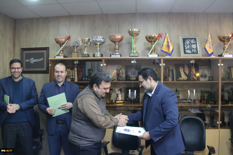 با حضور دکتر جعفری کرمانی‌پور؛
نشست صمیمانه حوزه معاونت فرهنگی و دانشجویی به مناسبت ولادت حضرت علی(ع) و روز مرد برگزار شد 14