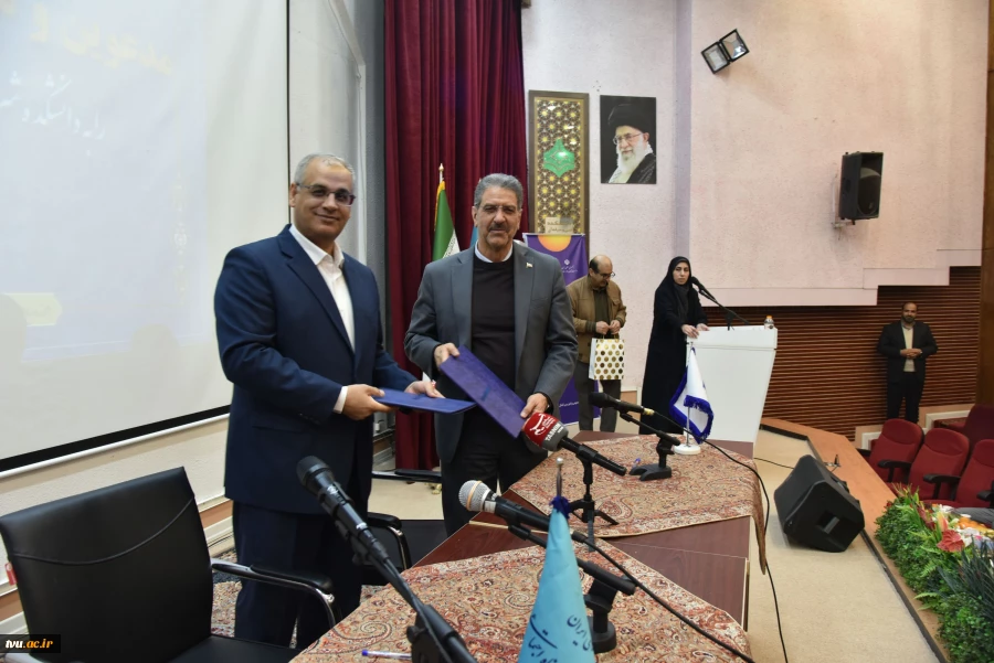 با هدف راه اندازی قطب طراحی پوشاک کشور:

امضاء تفاهم نامه همکاری میان دانشگاه ملی مهارت و معاونت کارآفرینی و اشتغال وزارت تعاون، کار و رفاه اجتماعی 12