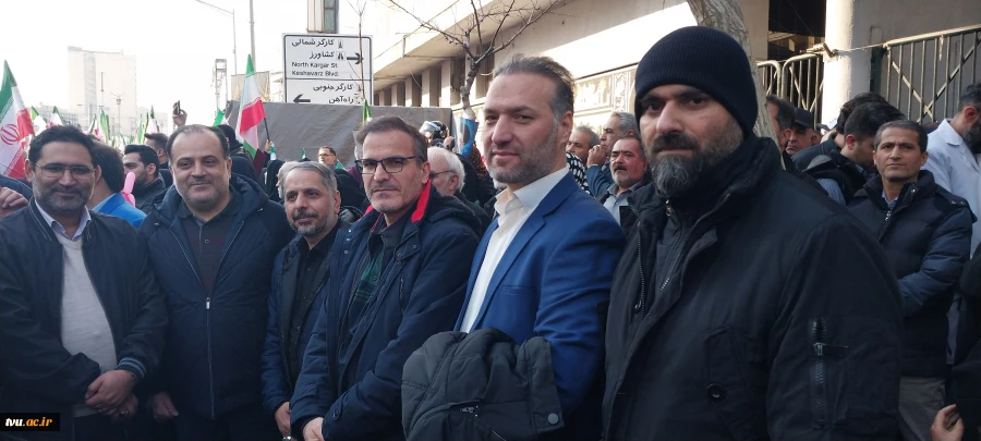 حضور هیئت رئیسه و کارکنان سازمان مرکزی دانشگاه ملی مهارت در راهپیمایی 22 دی‌ماه 3