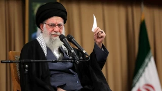 رهبر معظم انقلاب:

ملت ایران همت و هویت خود را، به رخ دشمنان کشید