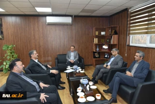 دیدار و گفت‌وگوی دکتر زمانی، رئیس دانشگاه ملی مهارت و دکتر فخر موسوی، مدیرکل حوزه ریاست، روابط عمومی و هماهنگی امور مجلس و استان‌ها با آقای محمد نصیری نماینده مردم شریف طبس، بشرویه، سرایان، فردوس و عشق آباد در مجلس شورای اسلامی عضو کمیسیون امور داخلی کشور و شوراها و کمیسیون نظارت بر اجرای اصل ۴۴ قانون اساسی