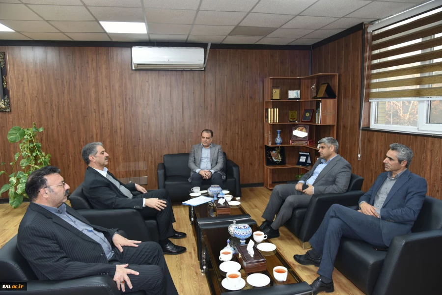 دیدار و گفت‌وگوی دکتر زمانی، رئیس دانشگاه ملی مهارت و دکتر فخر موسوی، مدیرکل حوزه ریاست، روابط عمومی و هماهنگی امور مجلس و استان‌ها با آقای محمد نصیری نماینده مردم شریف طبس، بشرویه، سرایان، فردوس و عشق آباد در مجلس شورای اسلامی عضو کمیسیون امور داخلی کشور