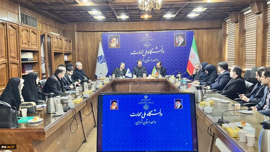 با حضور دکتر مهرداد احمدی معاون پژوهش و فناوری دانشگاه ملی مهارت؛ 
مراسم گرامی‌داشت هفته پژوهش و فناوری و تجلیل از پژوهشگران، فناوران و نوآوران دانشگاه ملی مهارت استان تهران برگزار شد
 2