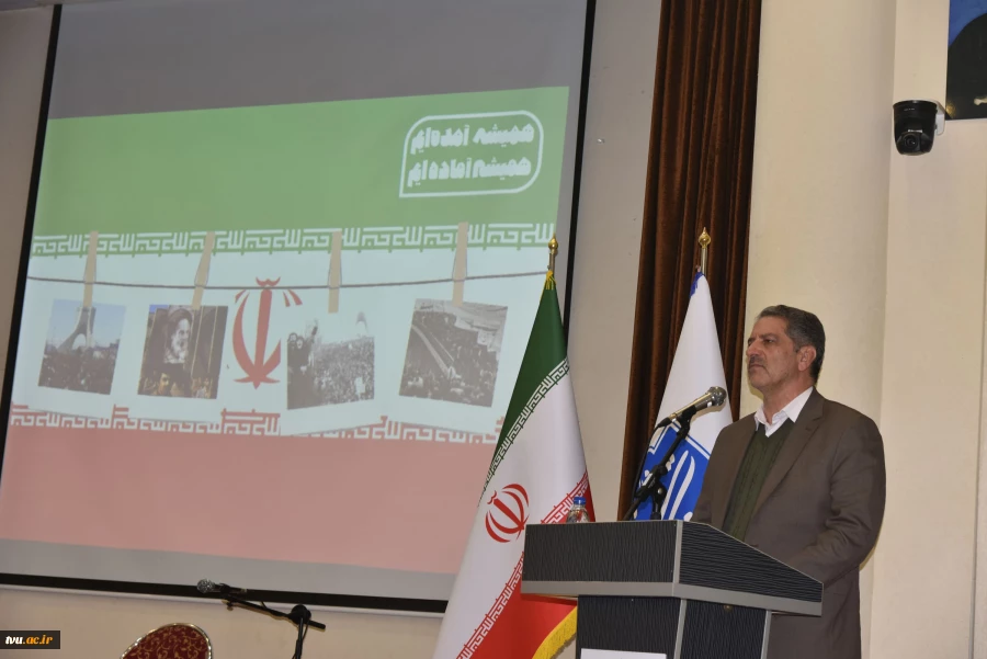 با حضور هیئت رئیسه، مدیران و همکاران سازمان مرکزی برگزار شد؛

جشن میلاد با سعادت امام زمان(عج) و گرامی‌داشت چهل و هفتمین سالگرد پیروزی انقلاب اسلامی 11