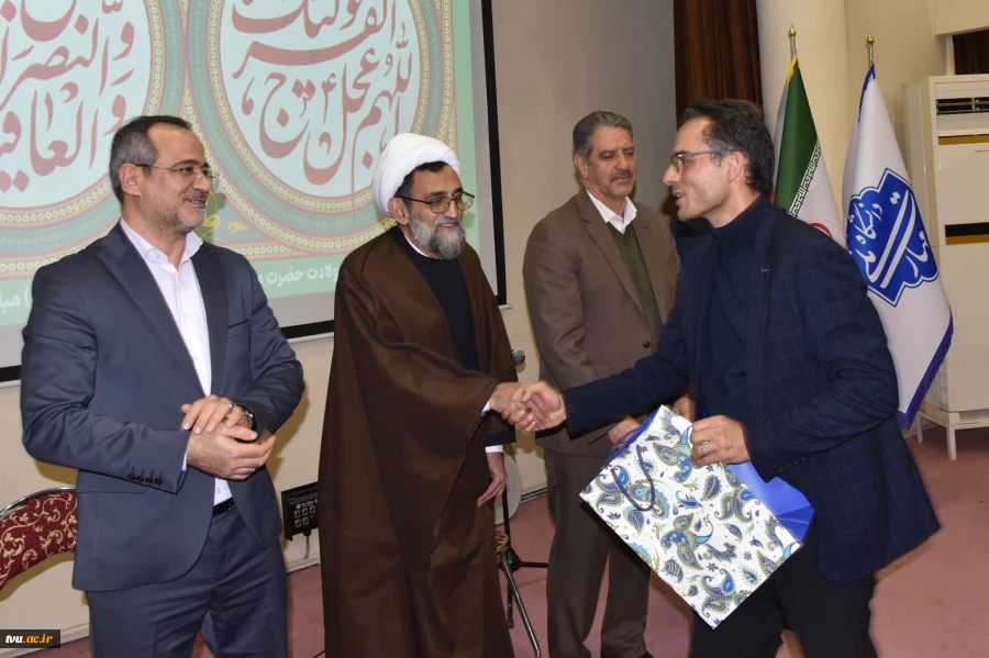 با حضور هیئت رئیسه، مدیران و همکاران سازمان مرکزی برگزار شد؛

جشن میلاد با سعادت امام زمان(عج) و گرامی‌داشت چهل و هفتمین سالگرد پیروزی انقلاب اسلامی 28