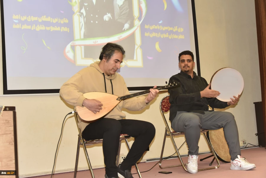 با حضور هیئت رئیسه، مدیران و همکاران سازمان مرکزی برگزار شد؛

جشن میلاد با سعادت امام زمان(عج) و گرامی‌داشت چهل و هفتمین سالگرد پیروزی انقلاب اسلامی 37