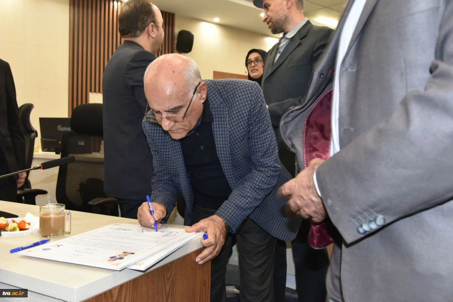 برگزاری چهارمین جلسه بنیاد حامیان دانشگاه ملی مهارت با حضور خیرین و مسئولان دانشگاه 16