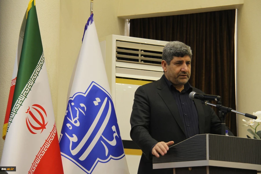 یادبود دکتر عباس صدری 38