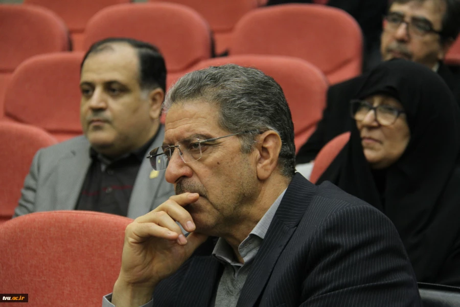 یادبود دکتر عباس صدری 44