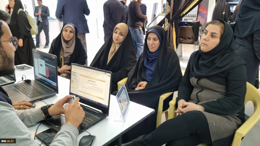 روز دوم نمایشگاه بین المللی قرآن کریم در بخش دانشگاه‌ها، با برنامه‌های متنوعی اجرا شد. 13