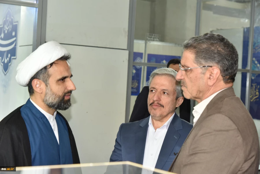 با حضور دکتر زمانی افتتاح شد؛

بخش دانشگاهی سی و سومین نمایشگاه بین‌المللی قرآن کریم با میزبانی دانشگاه ملی مهارت 5