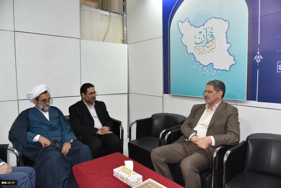 با حضور دکتر زمانی افتتاح شد؛

بخش دانشگاهی سی و سومین نمایشگاه بین‌المللی قرآن کریم با میزبانی دانشگاه ملی مهارت 11